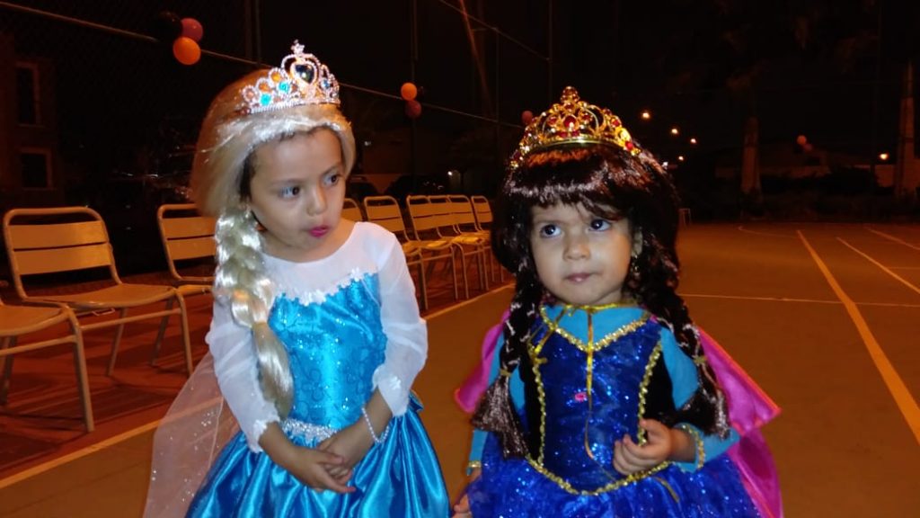 PrincesasJoya 1024x576 - Fantasía y disfraces para alegrar a los niños de La Joya